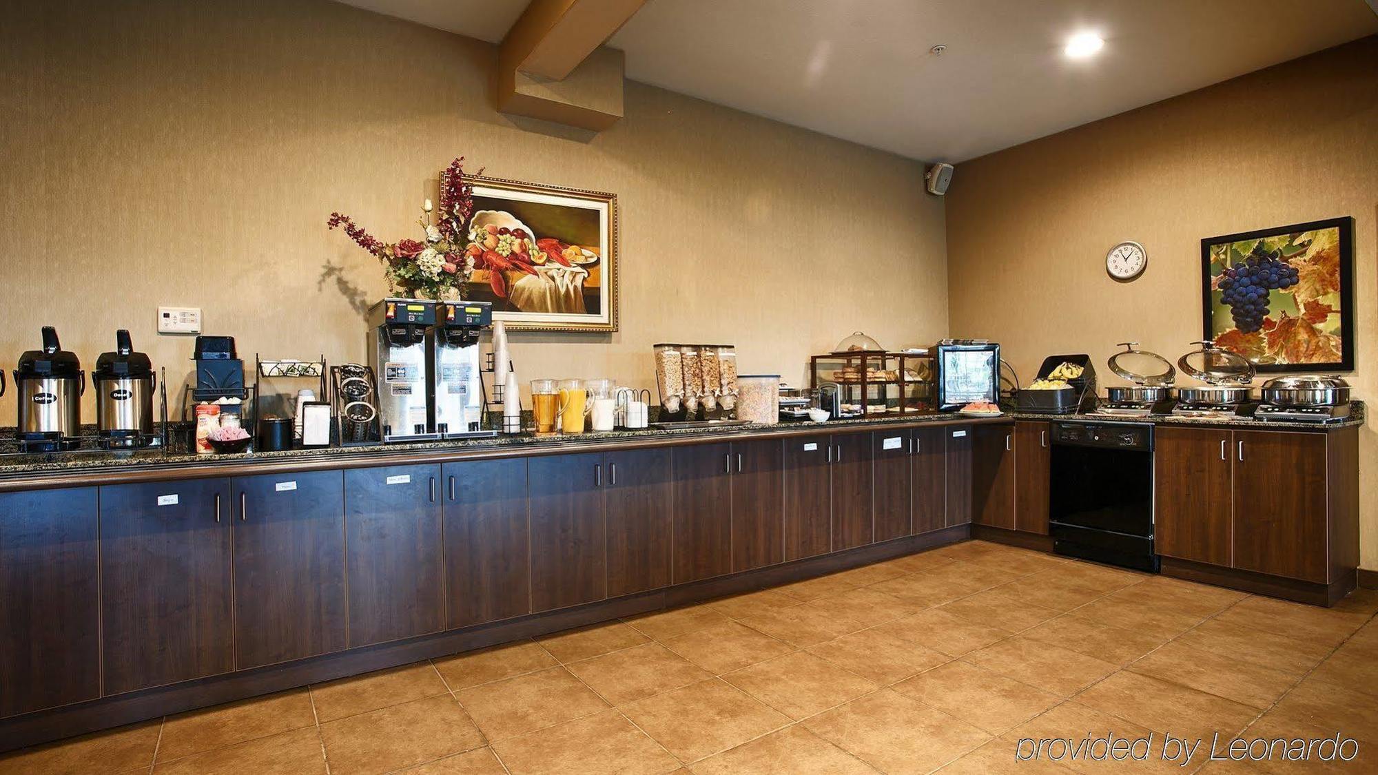 เบสต์ เวสเทิร์น พลัส เซนต์ จอห์น โฮเต็ล แอนด์ สวีท Hotel เซนต์จอห์น ภายนอก รูปภาพ
