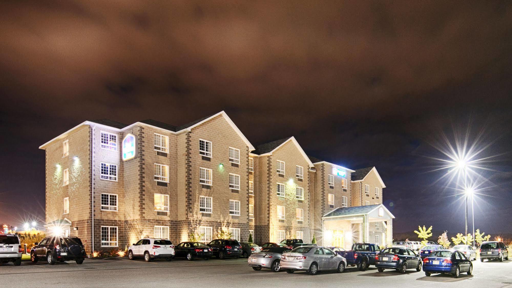 เบสต์ เวสเทิร์น พลัส เซนต์ จอห์น โฮเต็ล แอนด์ สวีท Hotel เซนต์จอห์น ภายนอก รูปภาพ